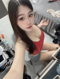 小諾 166cm 47kg 22歲  性感與骨感並存，這就是小諾的獨特魅力 完美身材曲線，豐滿柔