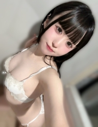 名前： 小櫻  身材： 158/45/D/20歲  価格： 75000円 90000/2h