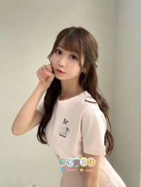 莉莉 160/45/D/21歲